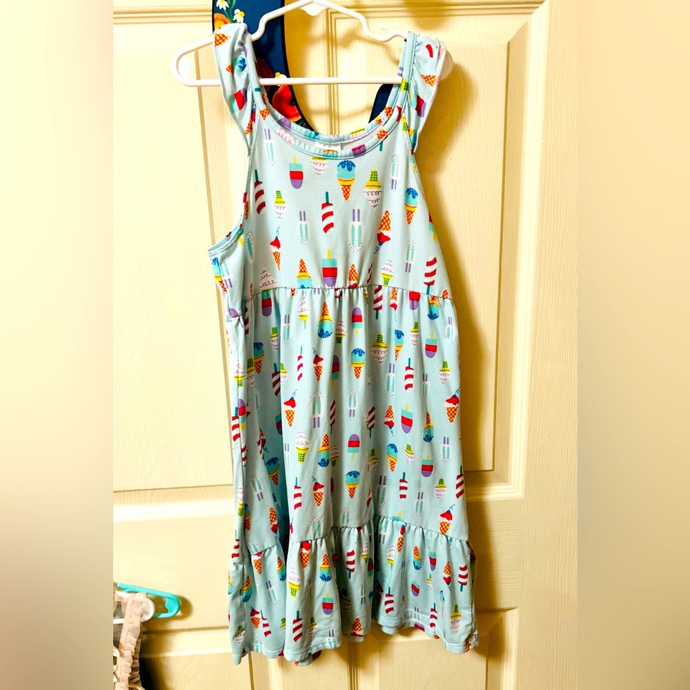 Bundle of 2 Dresses 
Sun dresses
Size 7/8